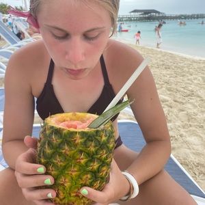 Meet your Posher, Carmen